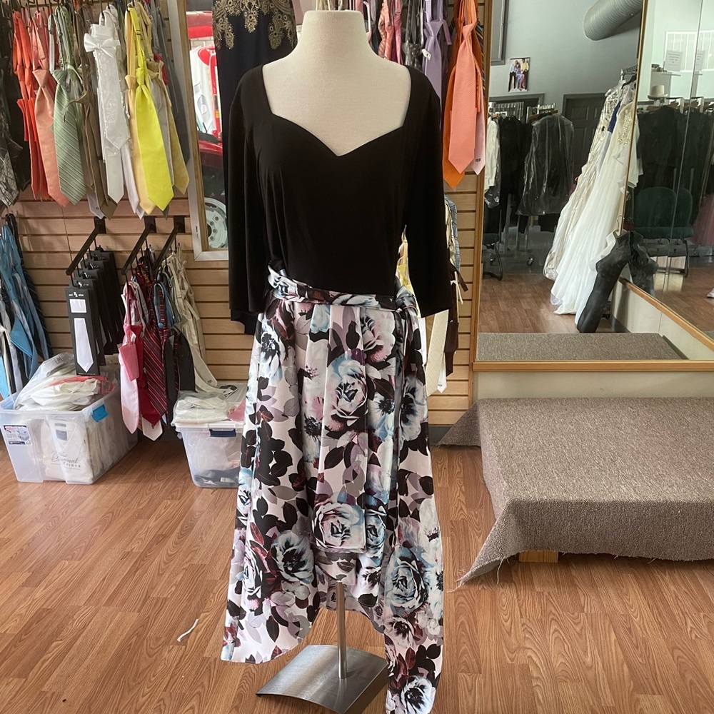 Formal mid ankle dress by R & M Richard’s size 16W black with multi colored bott